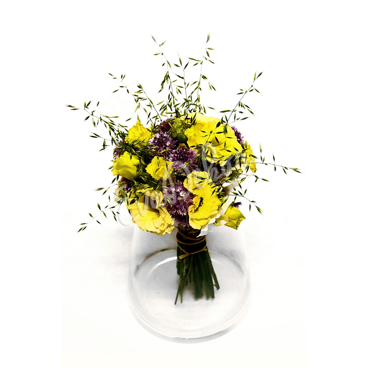 Svatební kytice Eustoma v kouli - EvaDekor rovoz květin po Praze